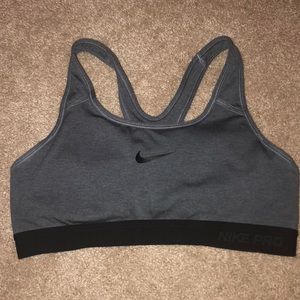 Nike pro sports bra